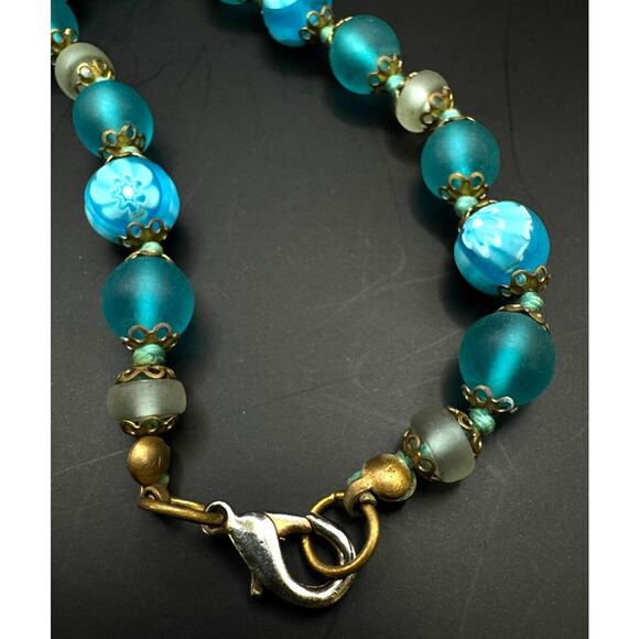 Vintage Venetian Blue Floral Bead Bracelet - Picture 6 of 7